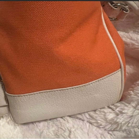 #31027 🔥Hot Pick🔥Prada 💕❤️ Beautiful Preloved Prada shoulder bag - Picture 10 of 16